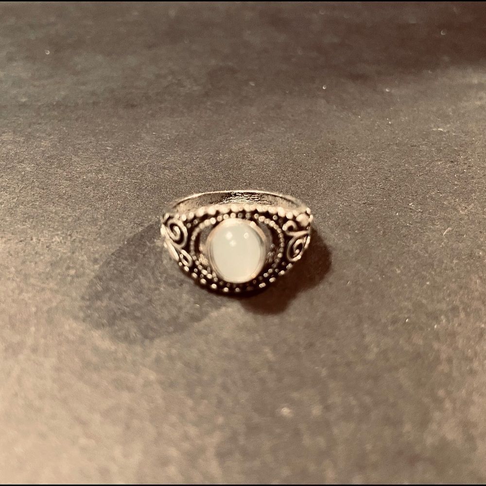 New Boho Ring Faux White Opal Silver Tone Sz 7.